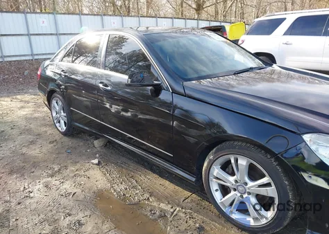 2013 Mercedes-Benz E 350 4Matic z USA, uszkodzony, nr VIN WDDHF8JB6DA734292